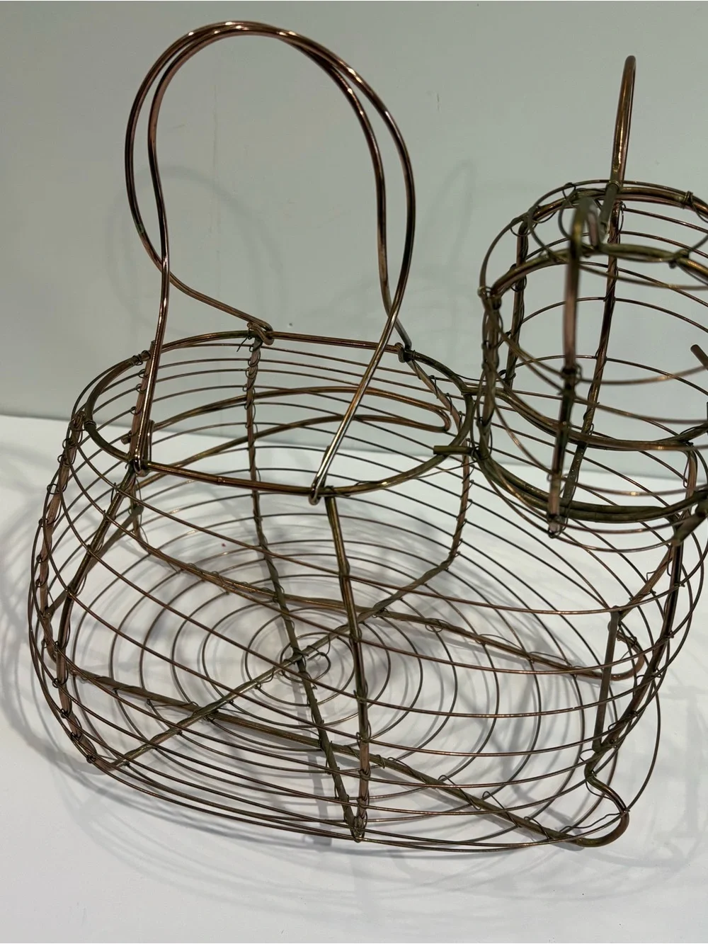 Vtg Copper Wire Cat Egg Basket Kitsch 90’s Cottage Decor Country Farm Barn